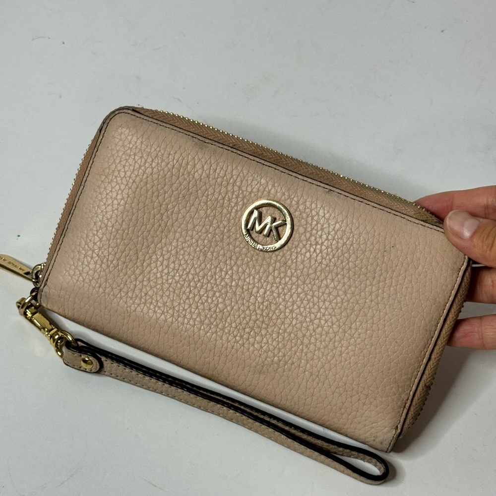 Michael Kors Fulton Large Multi Function Leather Phone Case Wallet Light Pink